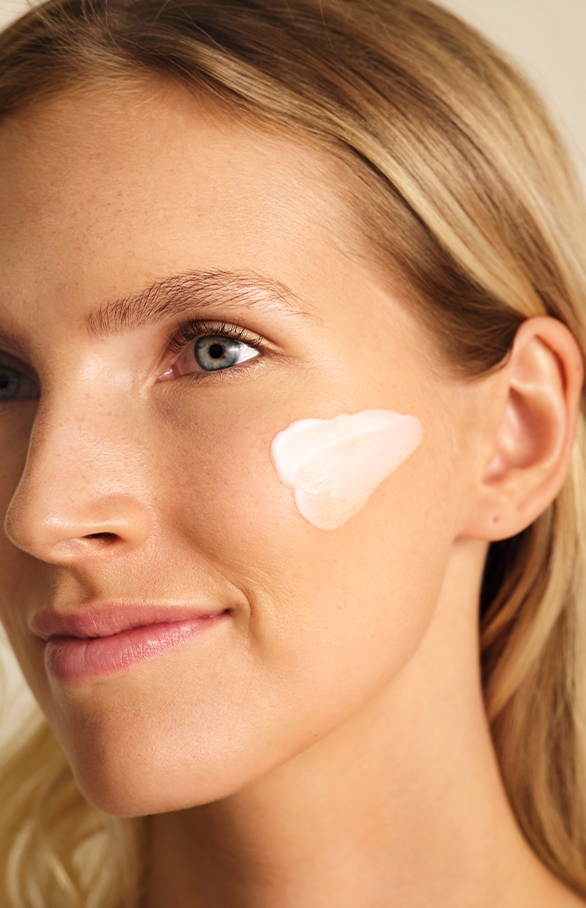 Looking for a good face cream for mature skin? Explore this