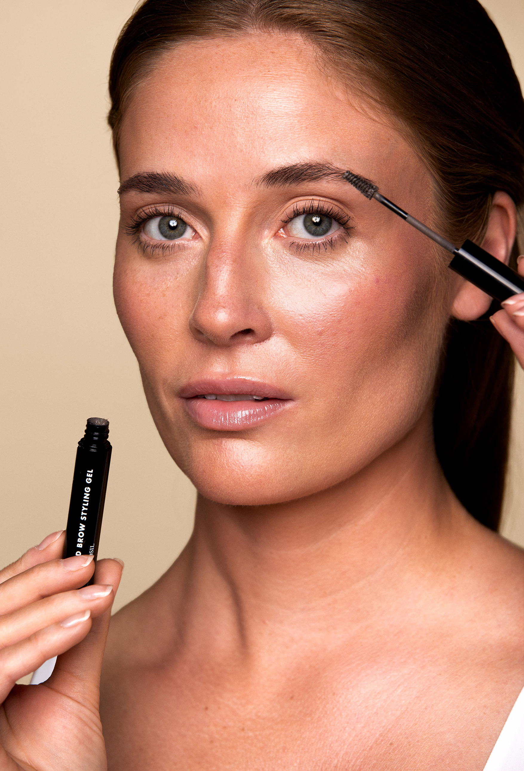 Tinted brow gel – full and fixed brows - Dermosil
