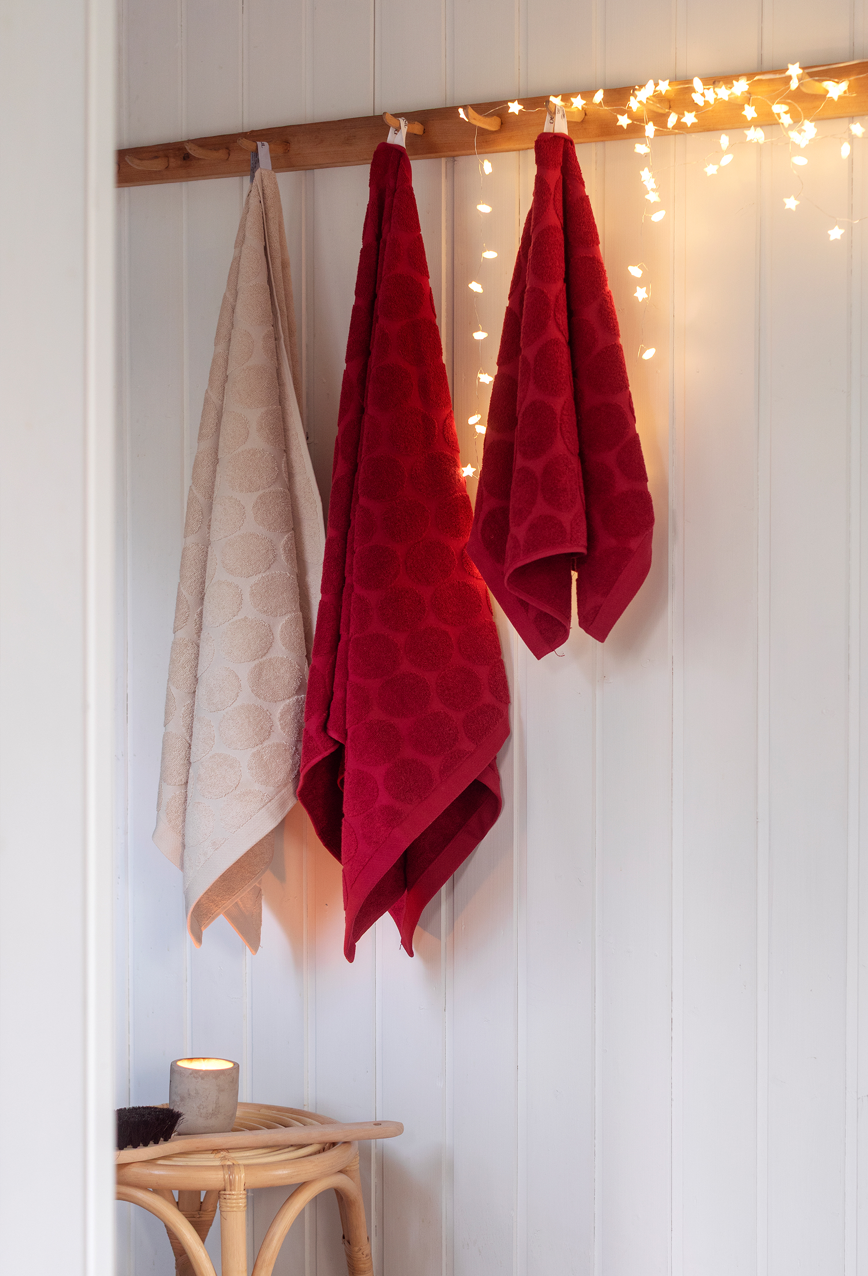 Beautiful and soft red hand towel - Dermosil